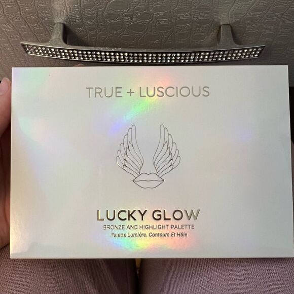 ⭐️HOST PICK⭐️ True + Luscious Lucky Glow Bronze and Highlight Palette - Picture 7 of 9